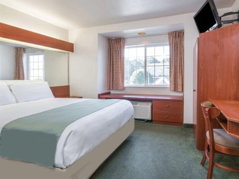 Microtel Inn & Suites Marianna Extérieur photo