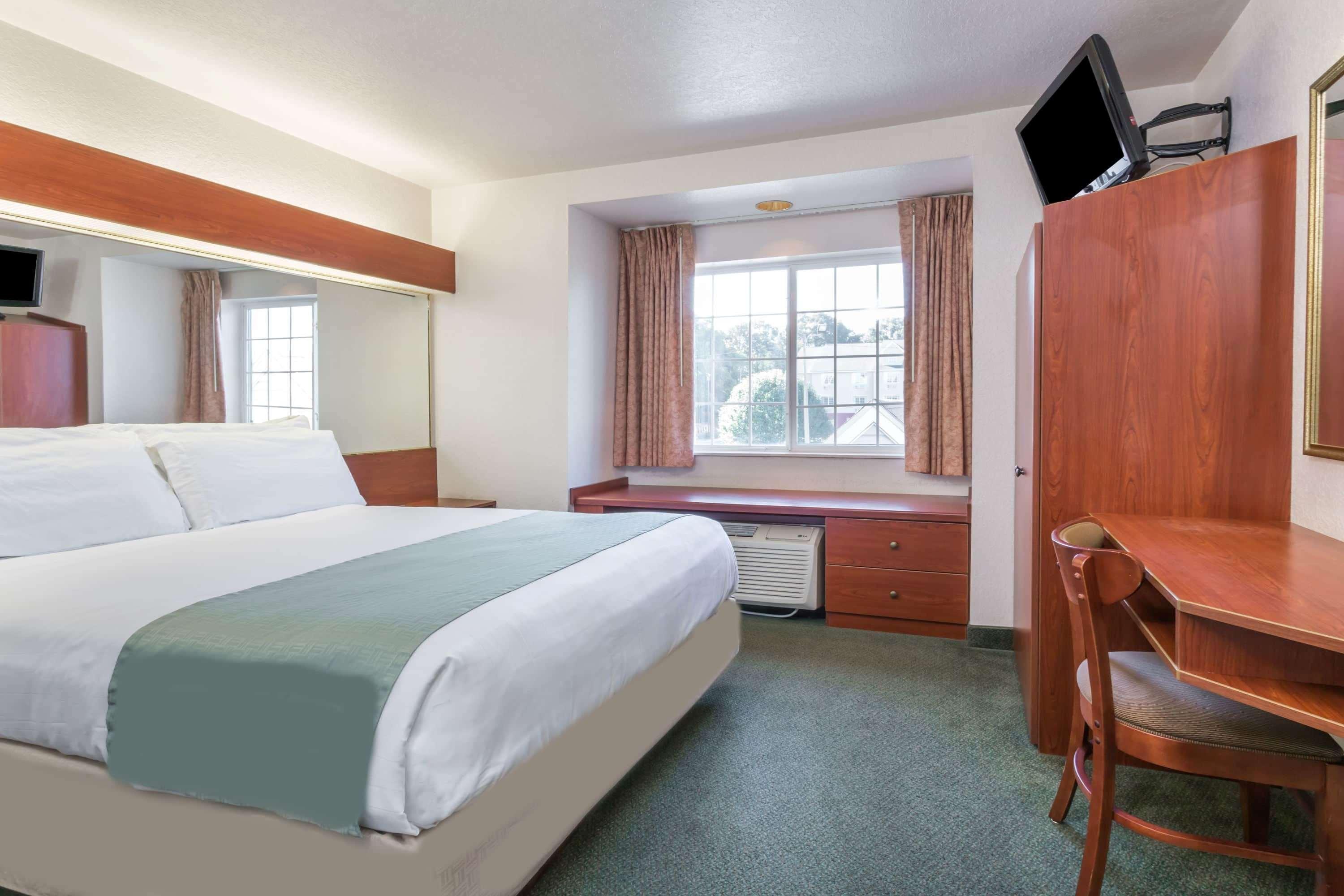 Microtel Inn & Suites Marianna Extérieur photo