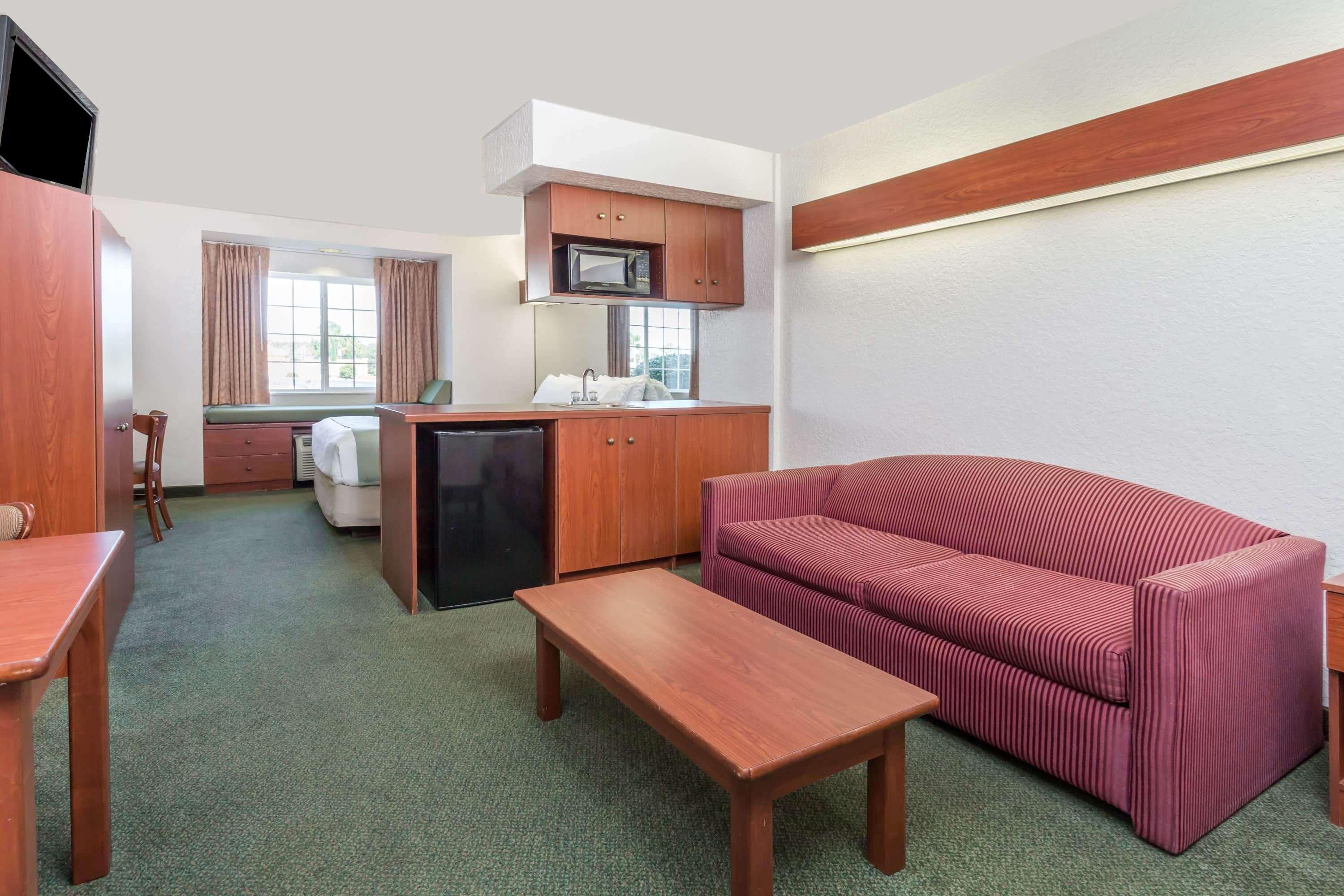 Microtel Inn & Suites Marianna Extérieur photo