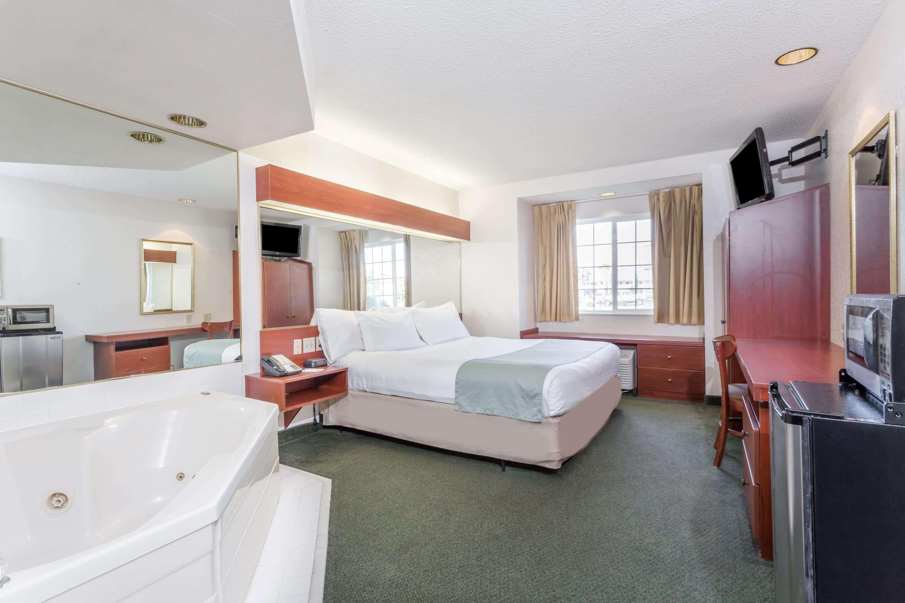 Microtel Inn & Suites Marianna Extérieur photo