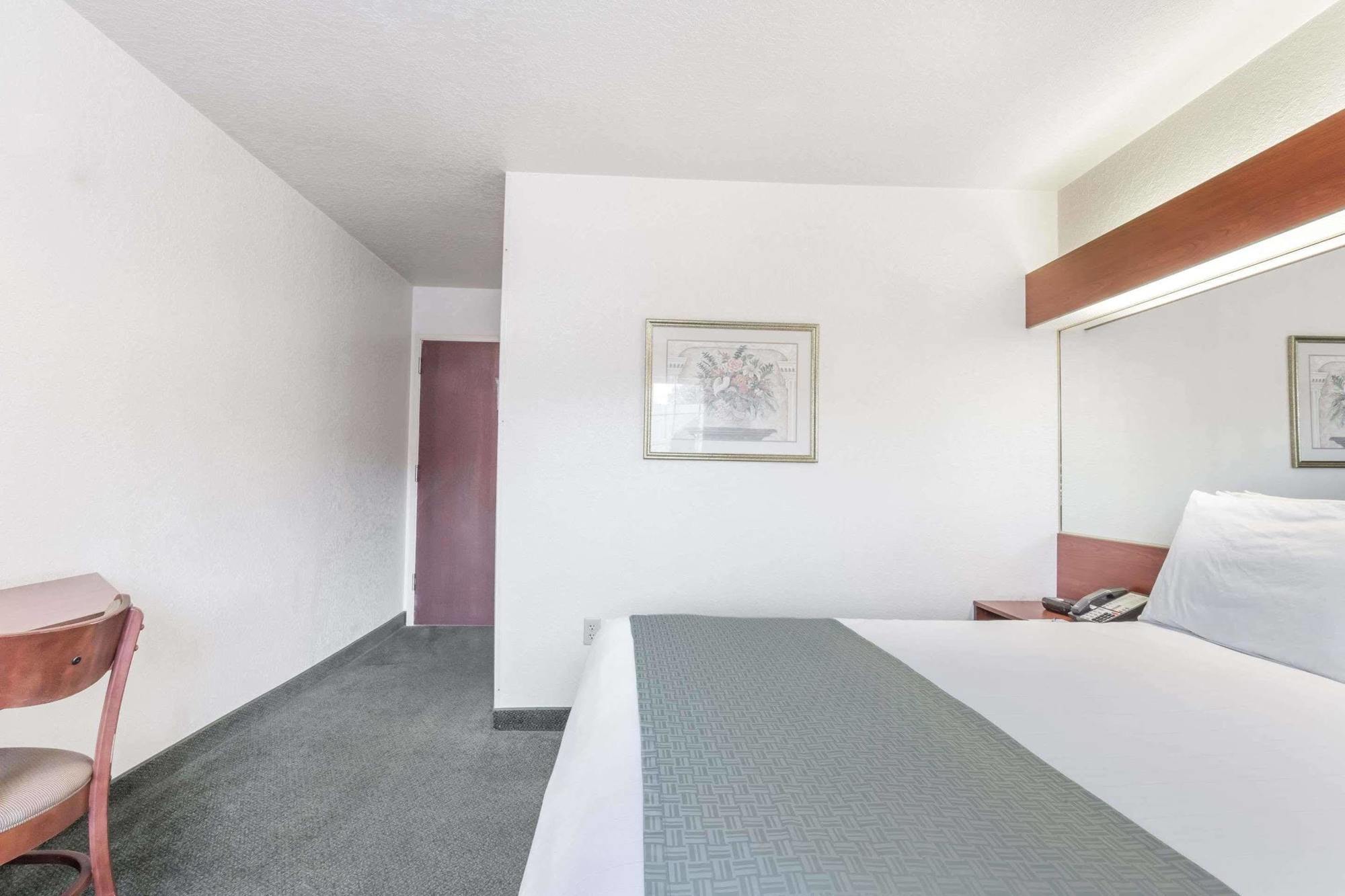 Microtel Inn & Suites Marianna Extérieur photo